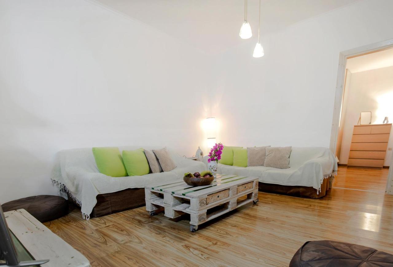 Alesti House With Garden And Private Access