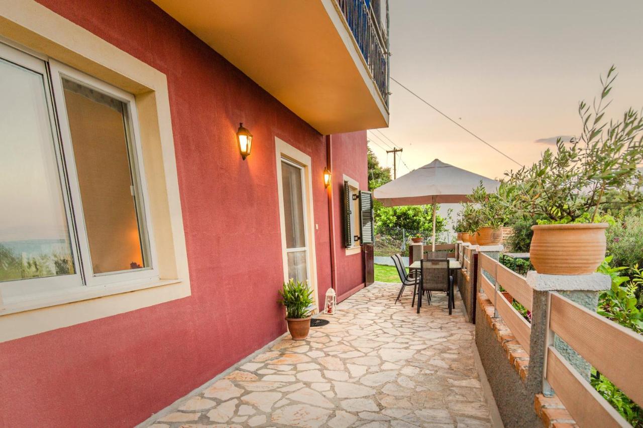 Alesti House With Garden And Private Access