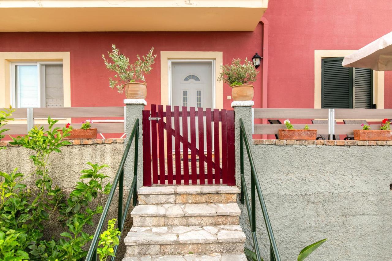 Apartament Alesti House With Garden And Private Access *