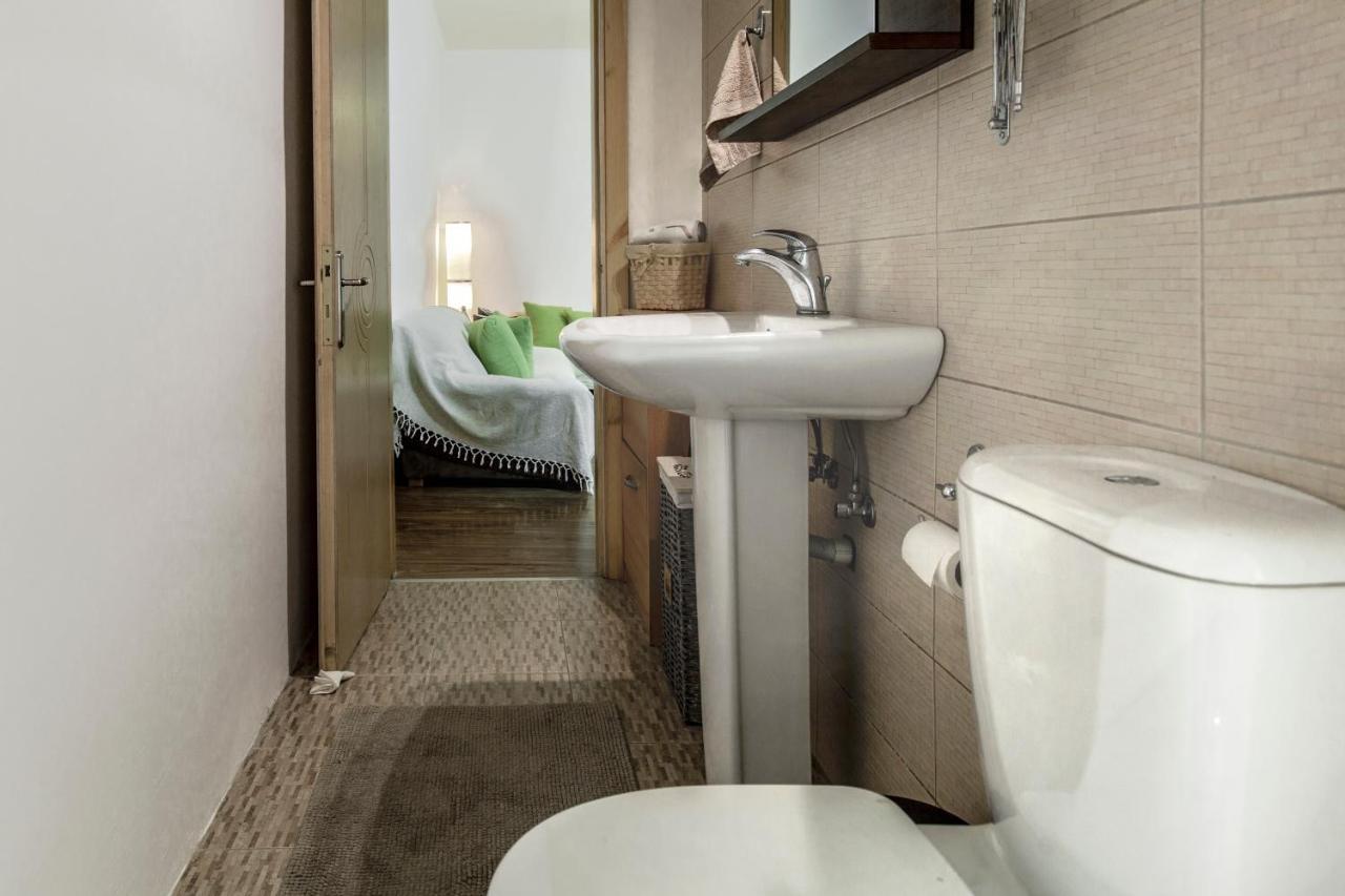 Alesti House With Garden And Private Access Apartament *